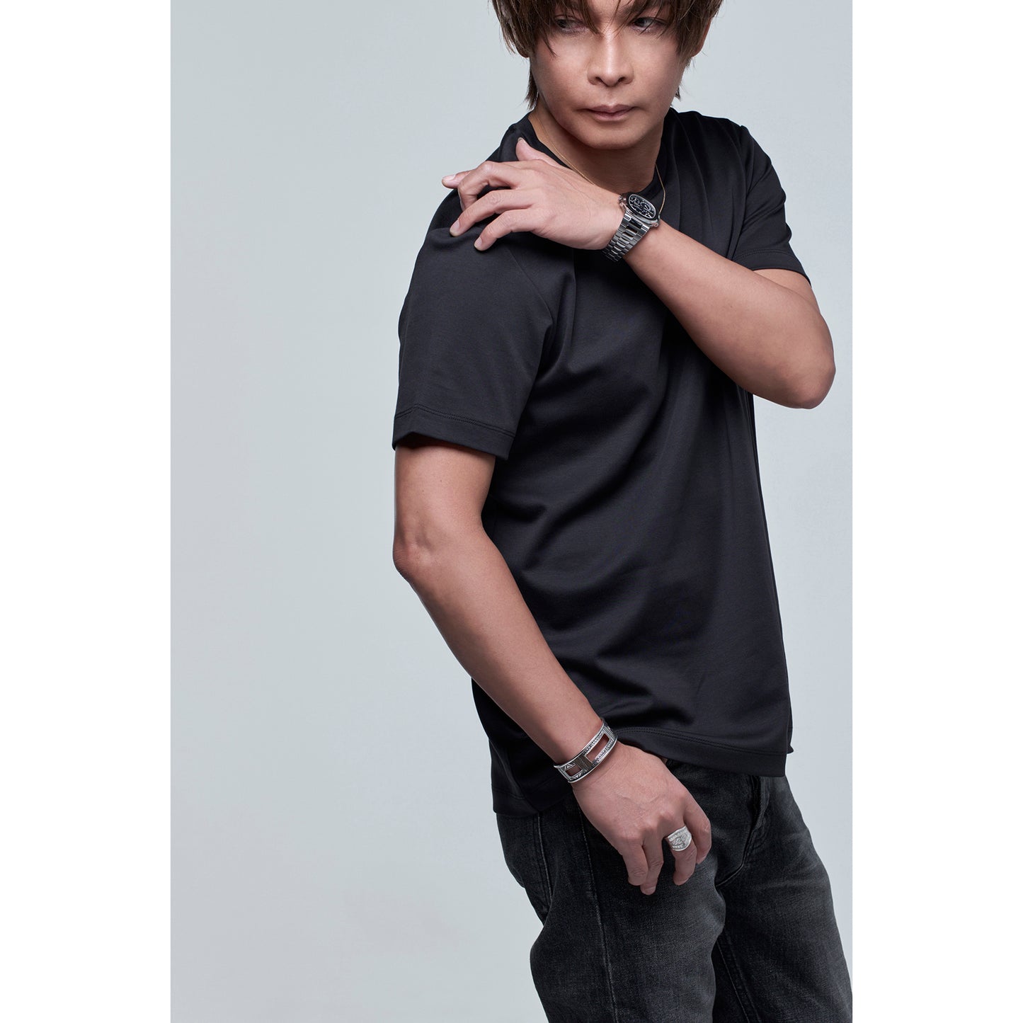 THE 9 CLOSET S Tailored T-Shirts(BLACK)