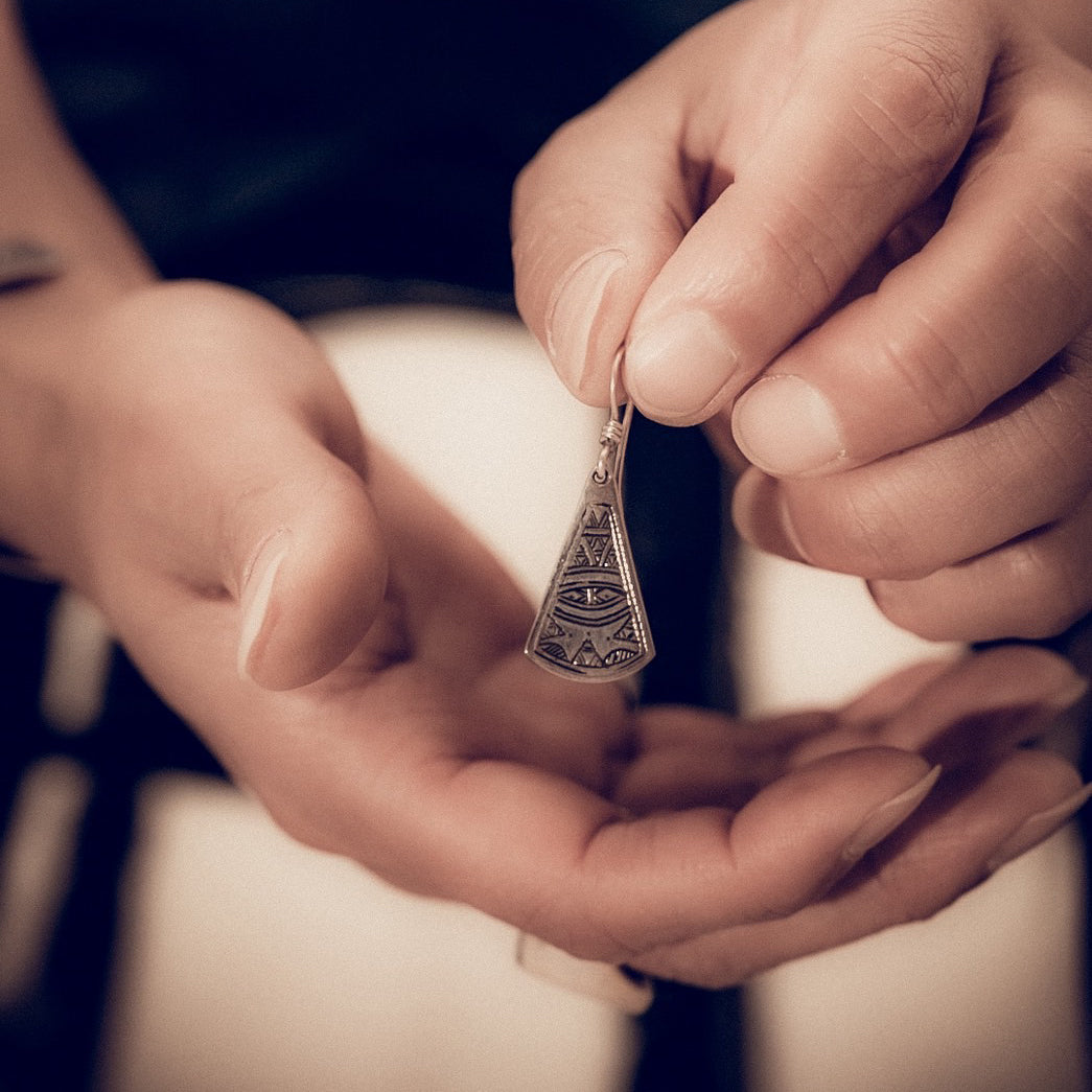 Tuareg silver Earrings adayd aghrran tikhrssin （アダイド アグラン ティホロシン）