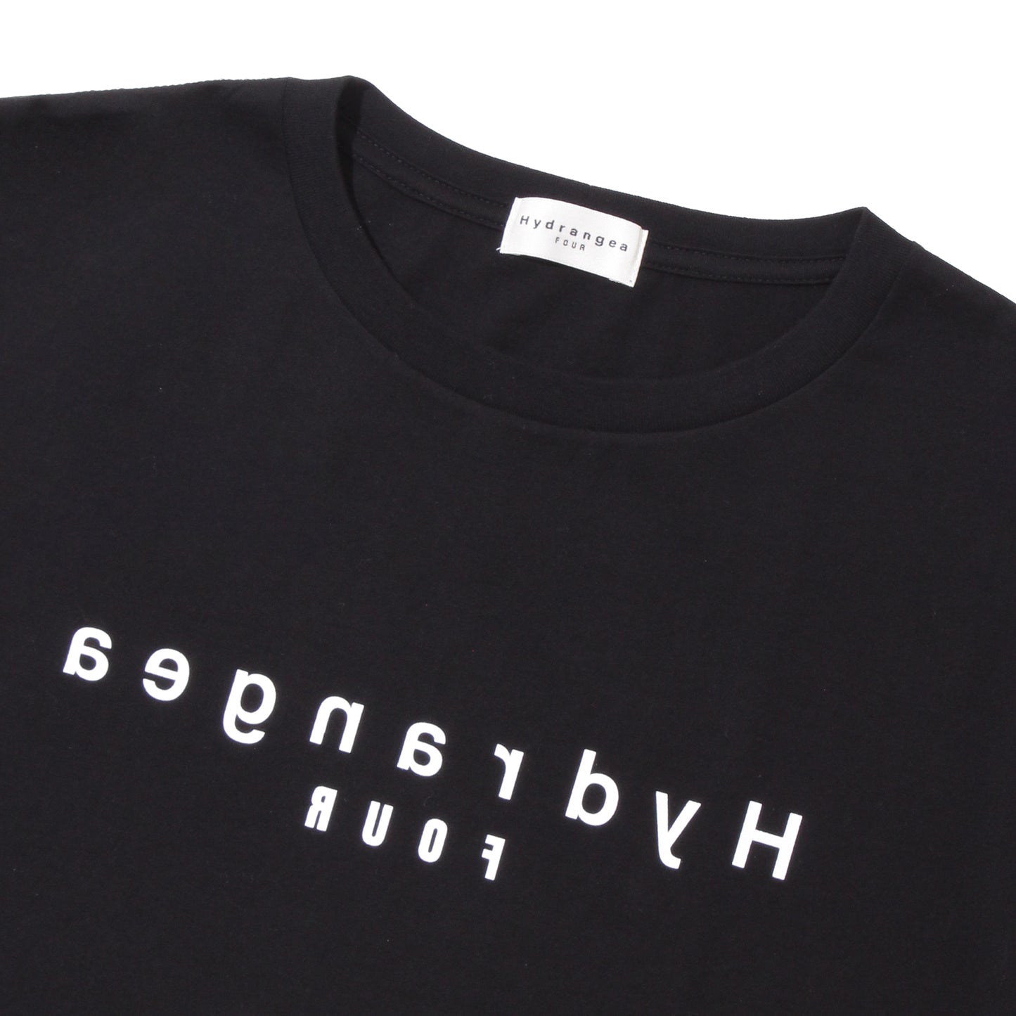 Four Hydrangea Reverse Logo T-Shirts BLACK