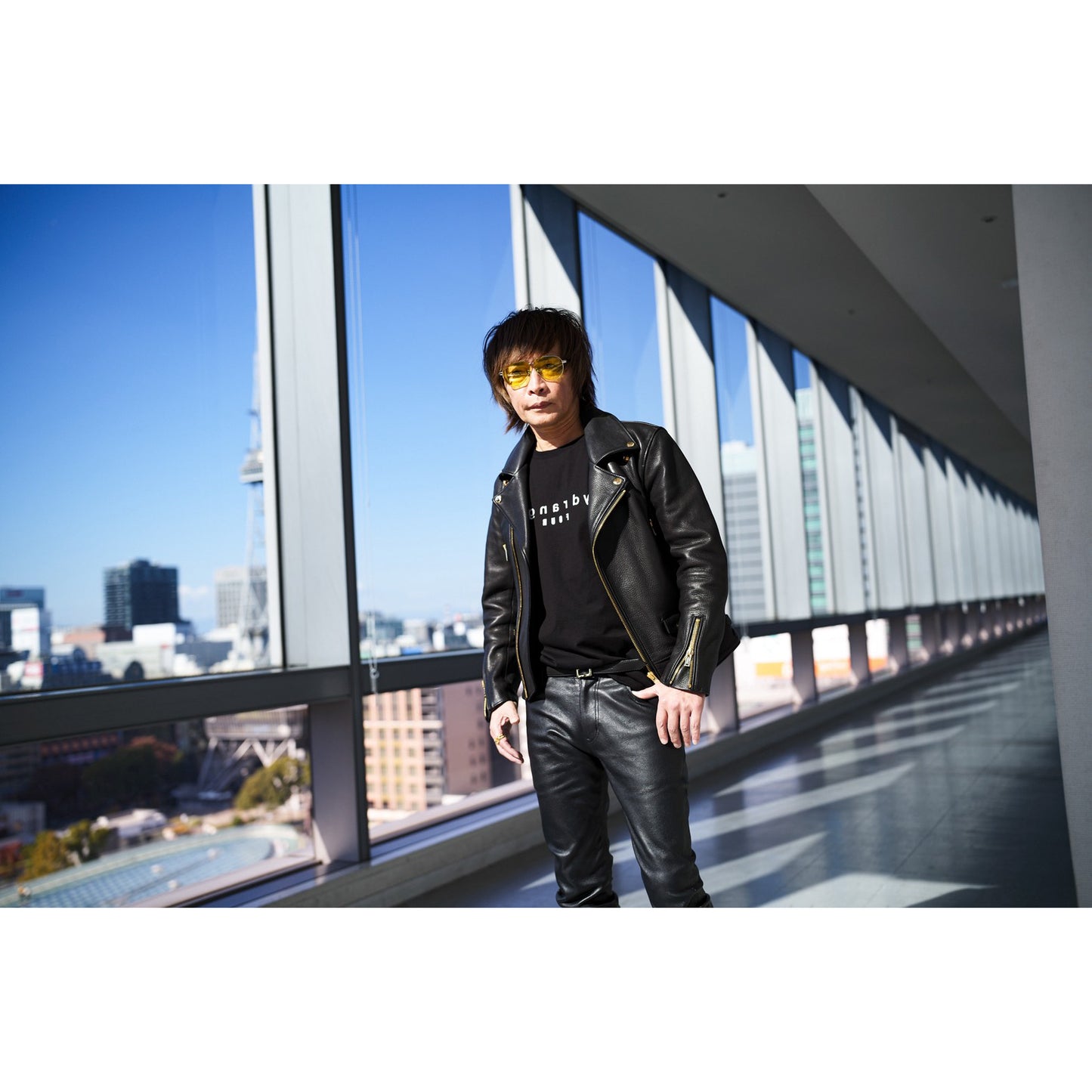 Four Hydrangea Reverse Logo T-Shirts BLACK